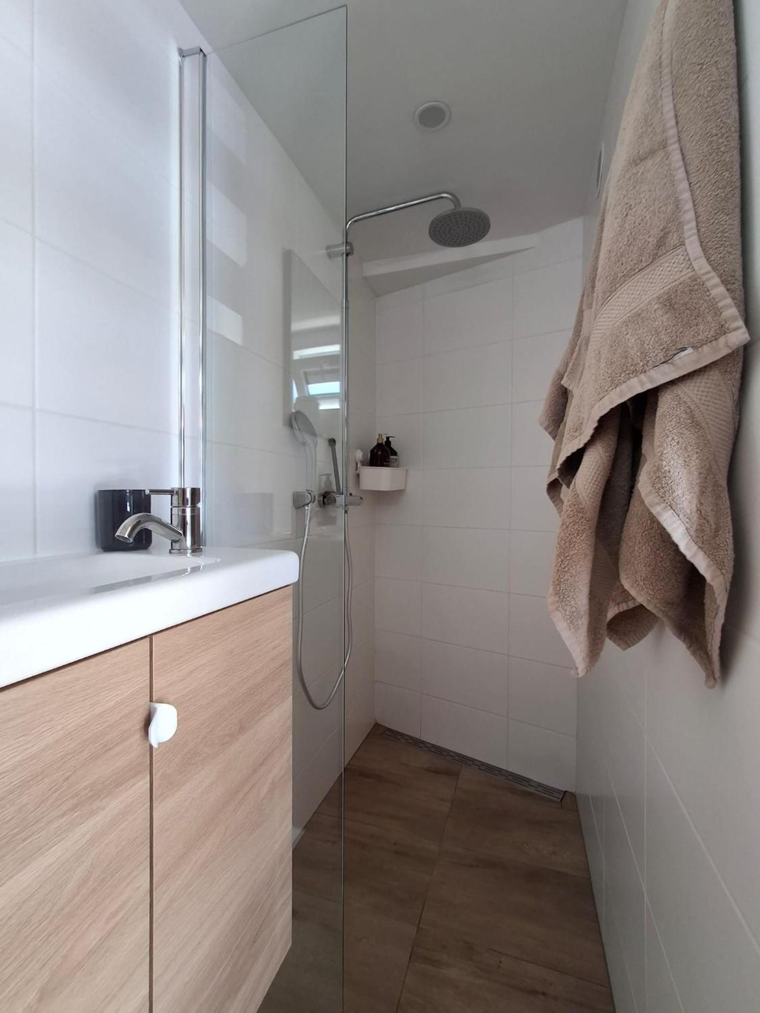 Apartment T-rots, Prachtig Zomerhuis